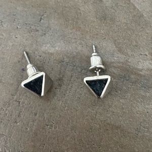 One pair of women’s silver earnings